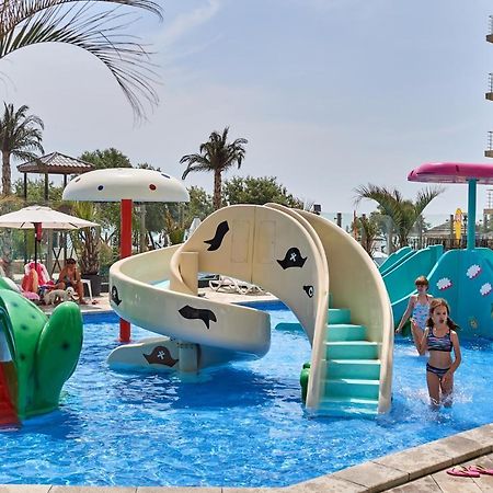 Melisea Aparthotel Pool & Spa Mamaia Nord Navodari Exterior photo